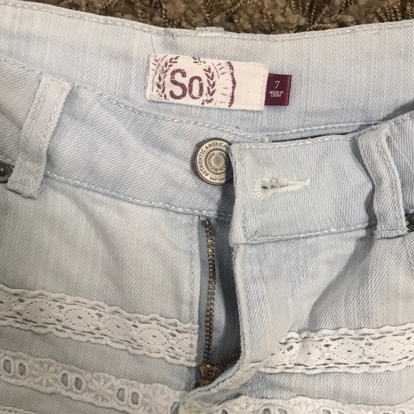 Shorts - Picture 3 of 3